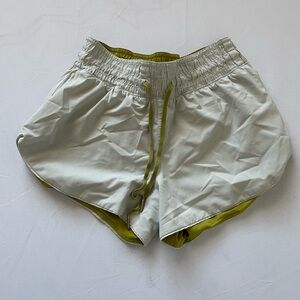 Lululemon Reversible Athletic Shorts Size 4 | 2.5” Inseam